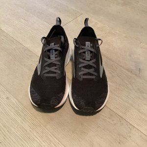 Brooks Levitate 4